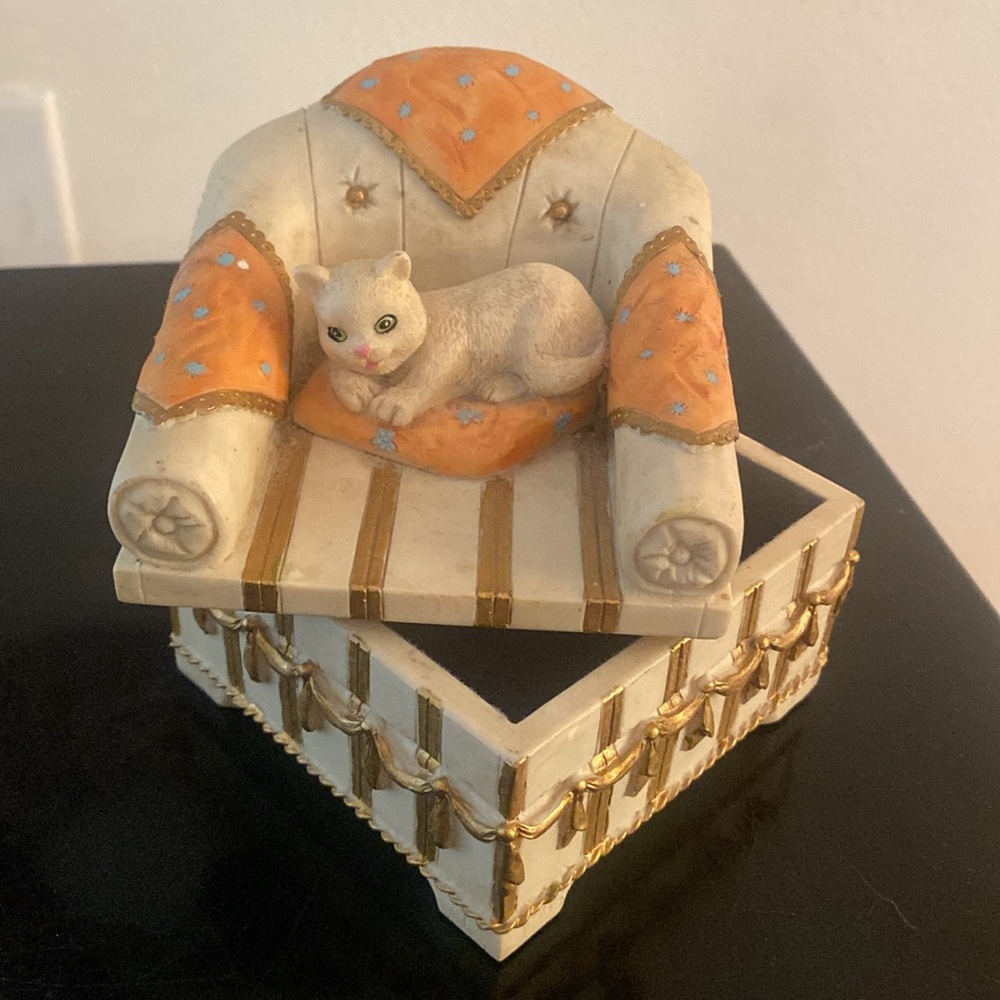 Vintage Cat Sitting on Chair Opens to a Trinket Box
